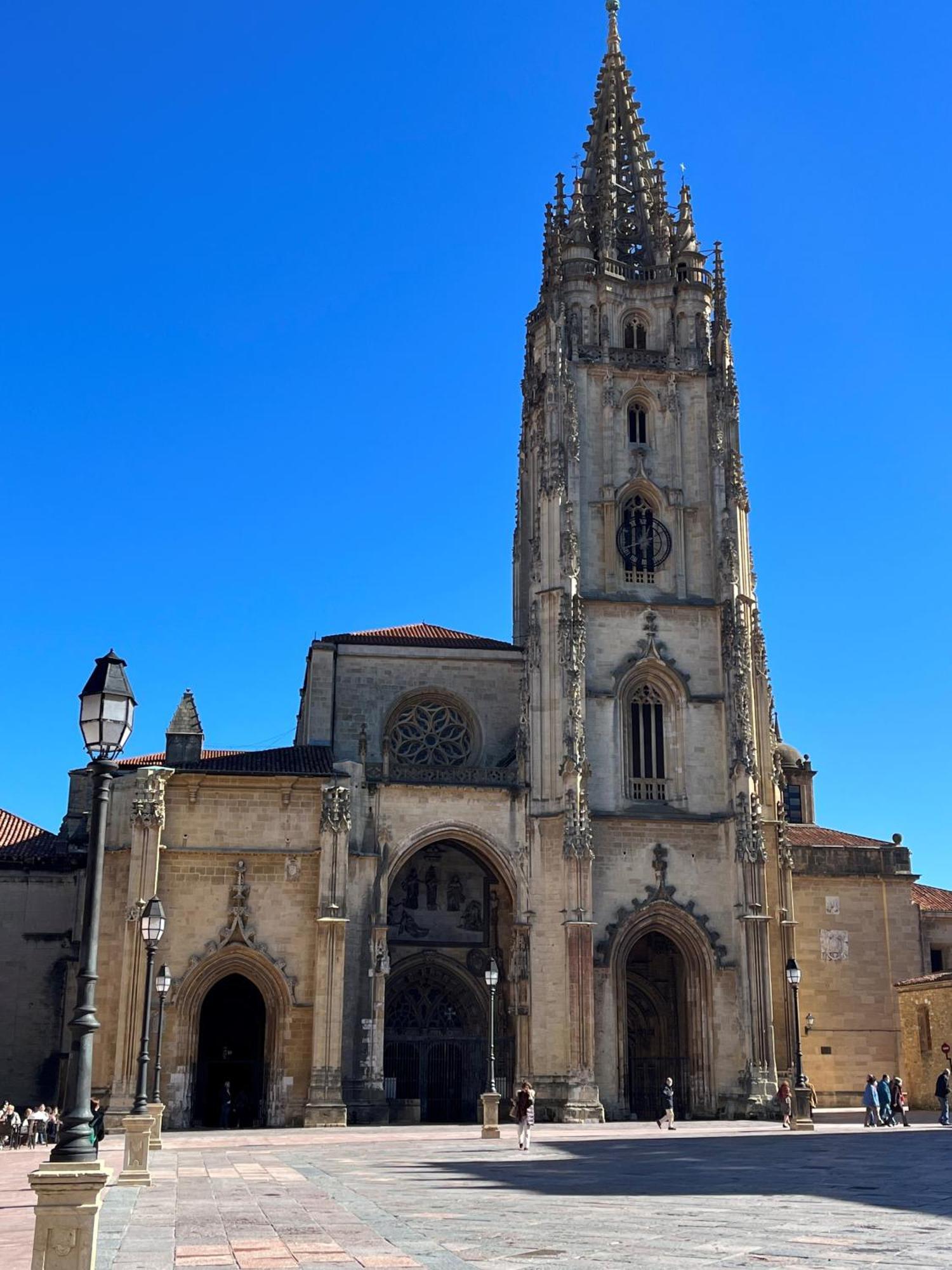 Apartamento Salsipuedes-La Catedral Oviedo Bagian luar foto